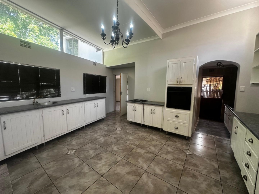 4 Bedroom Property for Sale in Heuwelsig Free State